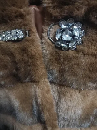 Abrigo de piel marrón