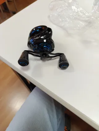 Carrete de pesca casting nuevo sin usar para zurdo