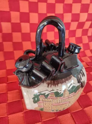 Jarrón/Botijo con motivos de Castellar de n'Hug.