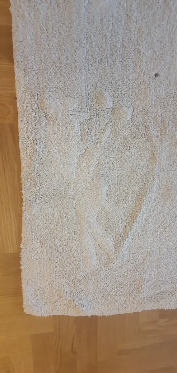 Alfombra infantil azul y blanca