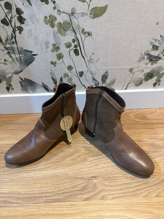 Botines Mary Paz serraje y piel marrón