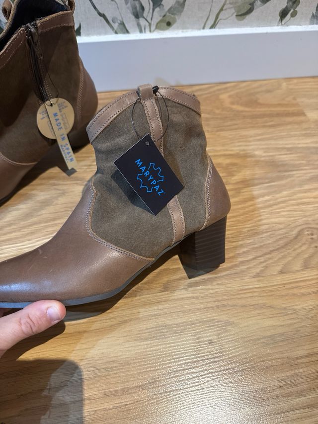 Botines Mary Paz serraje y piel marrón
