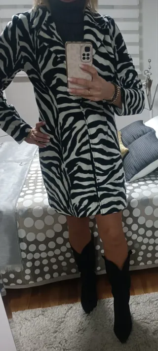 Abrigo ALMA estampado cebra