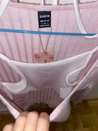 Camiseta SHEIN rosa manga larga