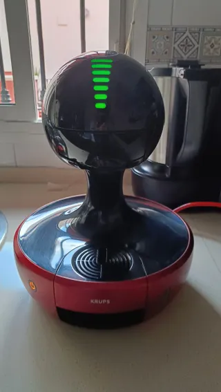 Cafetera Dolce Gusto Drop Roja y Negra