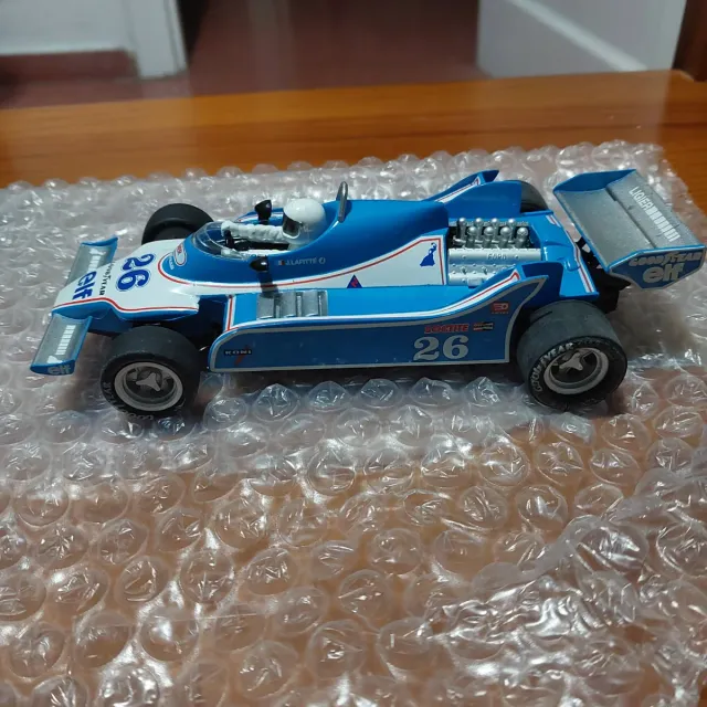 Coche Scalextric Ligier Goodyear Elf
