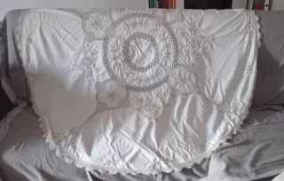 Tovaglia rotonda in pizzo bianco