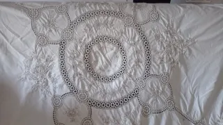 Tovaglia rotonda in pizzo bianco