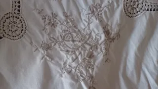 Tovaglia rotonda in pizzo bianco