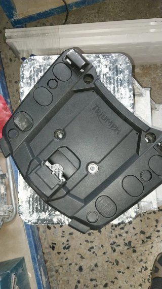 Soporte baul Triumph TIGER 800