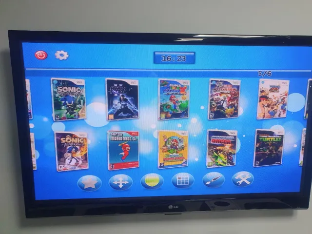 Nintendo Wii Blanca con 2 mandos y más de 50 juego