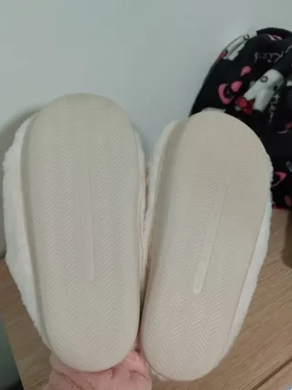 Zapatillas Hello Kitty Blancas y Rojas