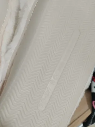 Zapatillas Hello Kitty Blancas y Rojas