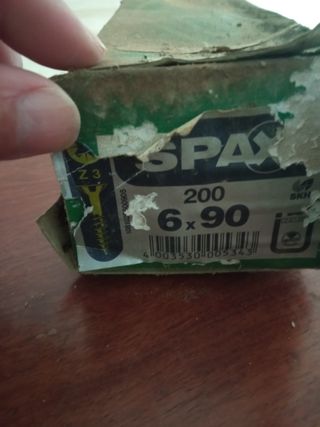 Tornillos dorados para madera