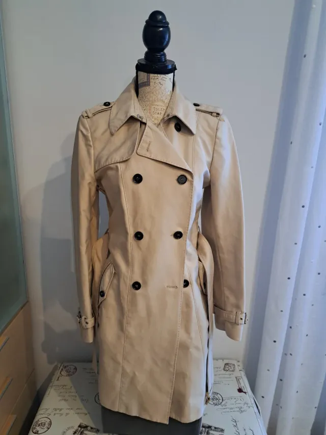 Gabardina beige mujer