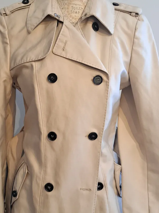 Gabardina beige mujer
