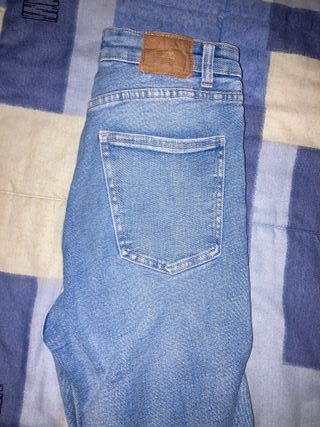 Pantalón vaquero Zara azul