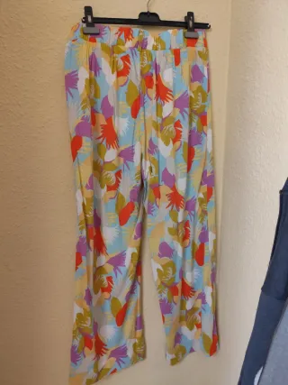 Pantalón ligero Encuentro estampado verano