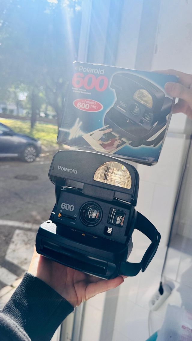Cámara Polaroid 600