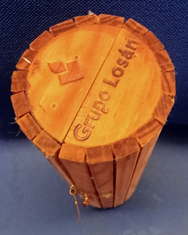 Mueble para vinos de madera