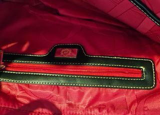 Bolso CH  Negro y Rojo.