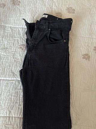 Pantalón vaquero pitillo negro Pull&Bear T.38