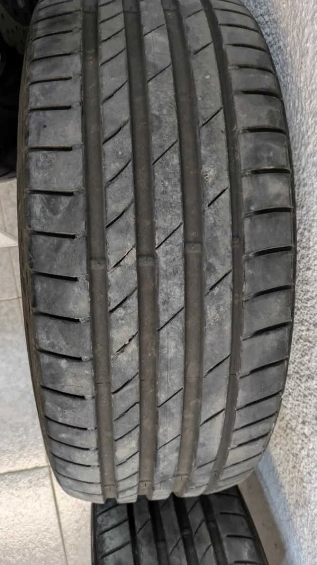 Neumáticos Kumho 225/40/19