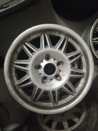 Réplica llanta bmw m3 syling 22