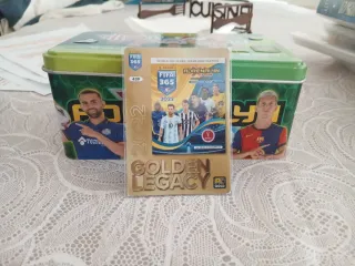 Panini FIFA 365 Adrenalyn XL 2022 Caja Metálica