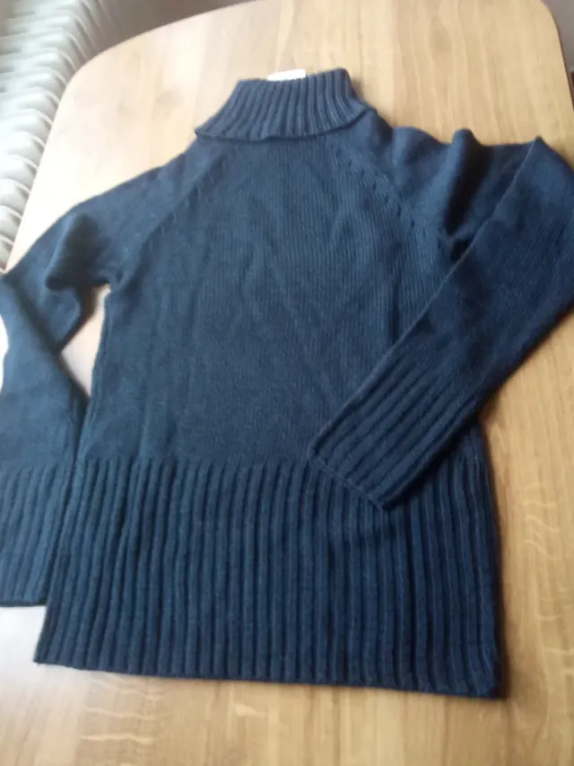 Jersey Inside cuello alto talla L nuevo con etique