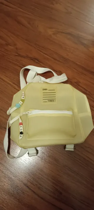Mochila Zara transparente para niños