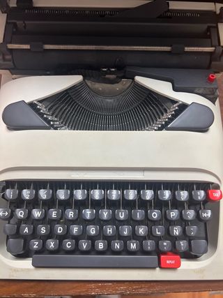 Máquina de escribir vintage no sé si funciona