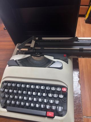 Máquina de escribir vintage no sé si funciona