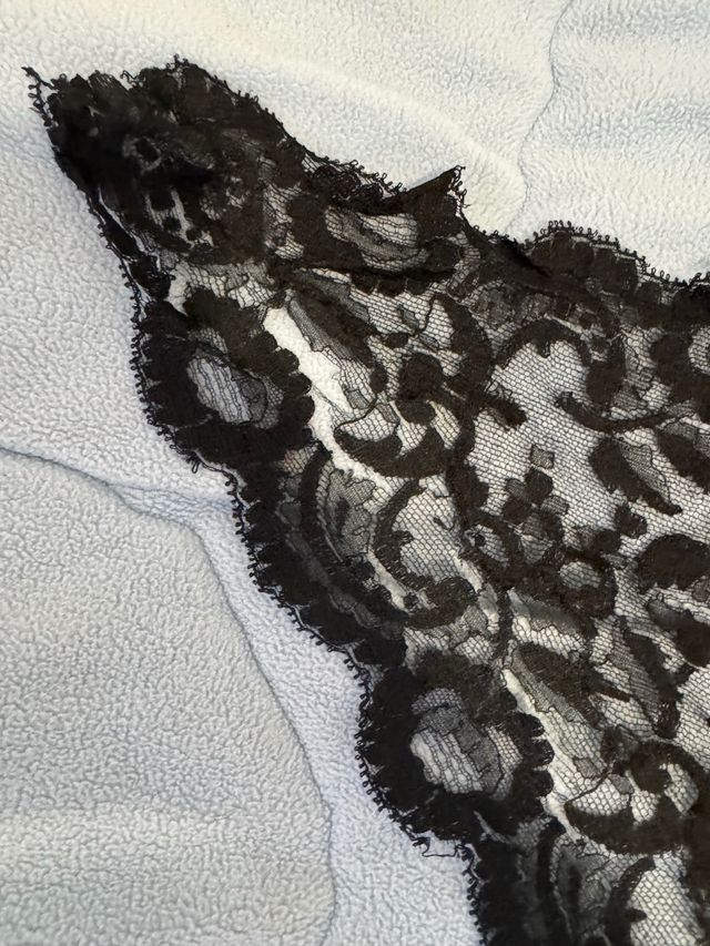 Mantilla de encaje negra para el pelo