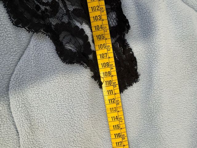 Mantilla de encaje negra para el pelo