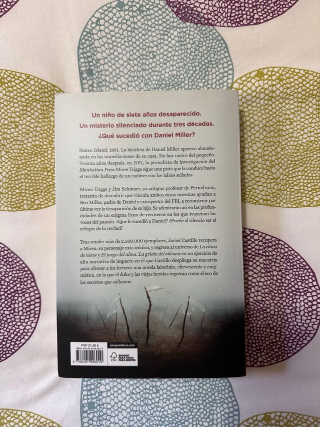 La grieta del silencio / The Fissure of Silence...