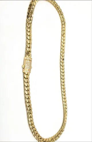 CADENA ESTILÓ CUBANA, 18 KILATES.