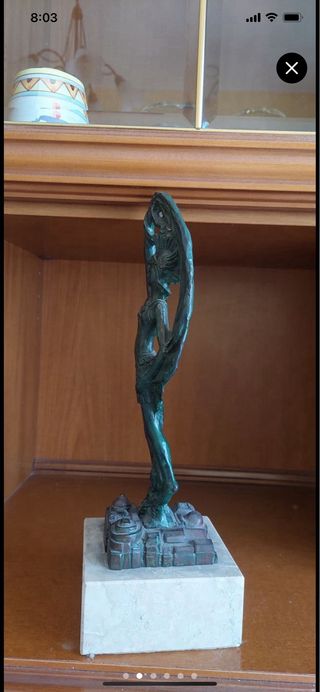 Estatua de Bronce y Marmol