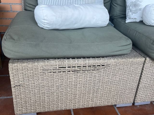 Sofá modular exterior beige y verde