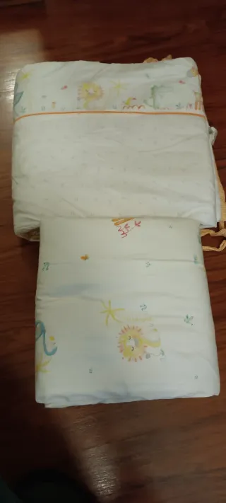 Protector de cuna y edredón