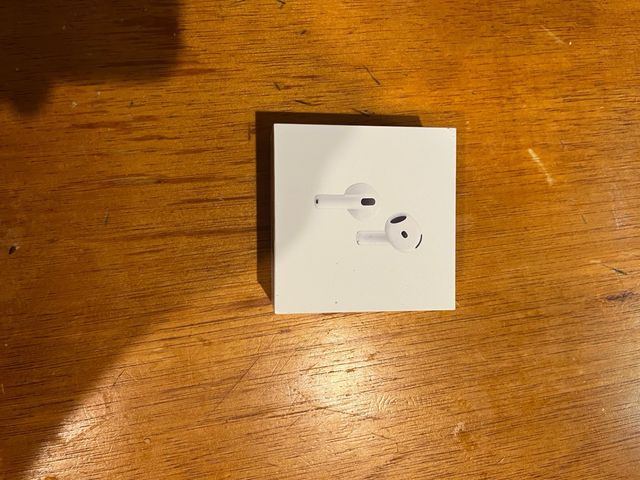 AirPods 4 con cancelación de ruido