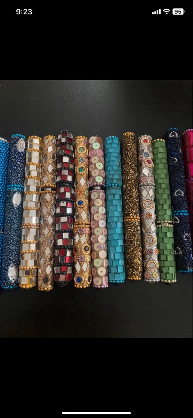 Colección de bolígrafos decorados