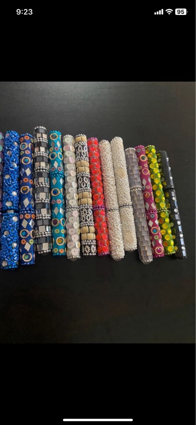 Colección de bolígrafos decorados