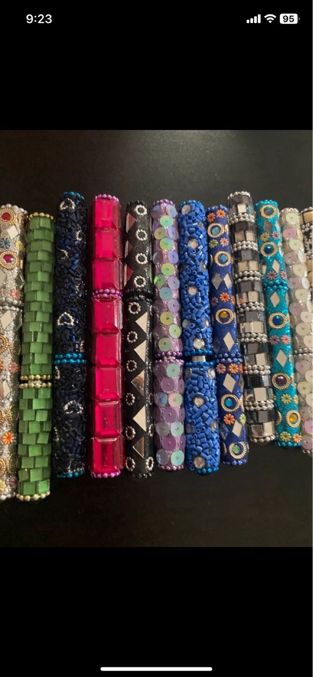 Colección de bolígrafos decorados