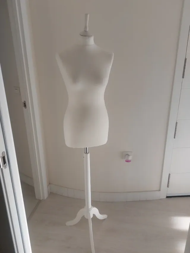 Busto espuma para confección y exhibición prendas