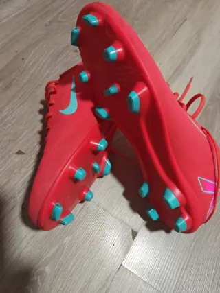 Botas de fútbol Nike Talla 42