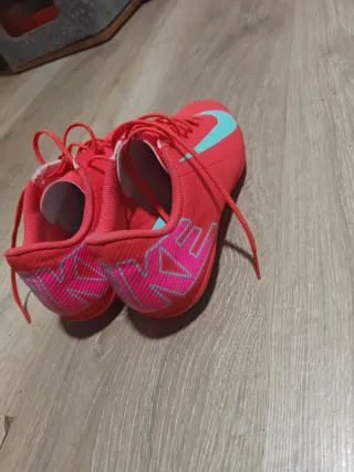 Botas de fútbol Nike Talla 42