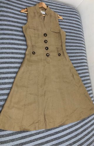 Vestido sin mangas color beige y marrón