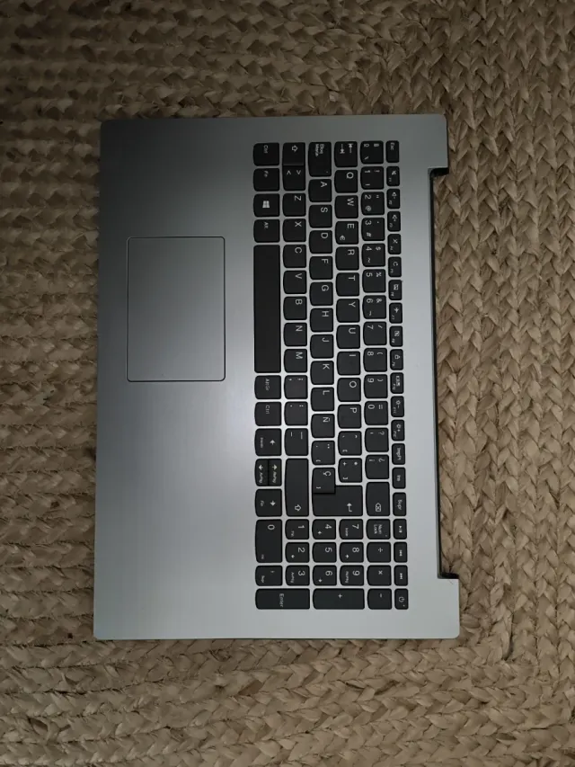 Lenovo IdeaPad 330-15IKB #1