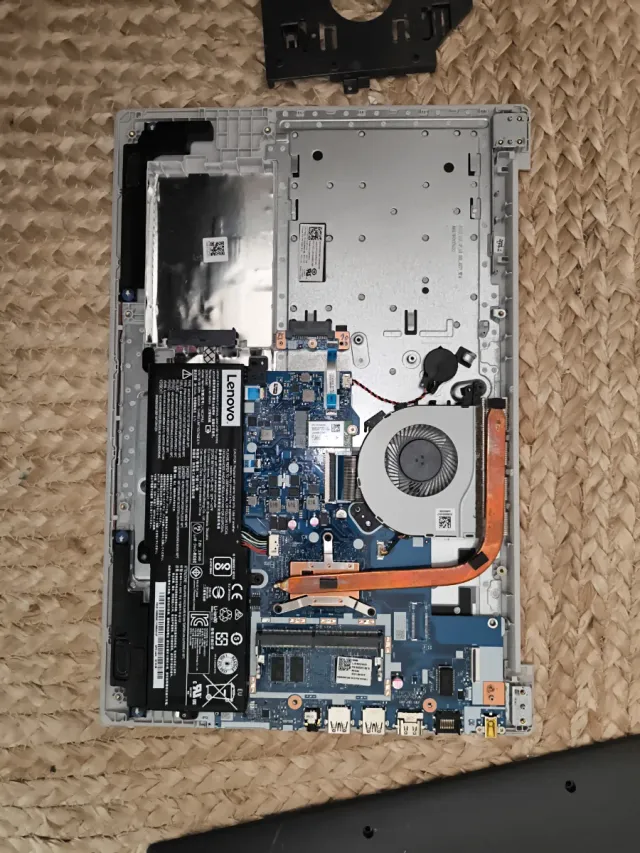 Lenovo IdeaPad 330-15IKB #1